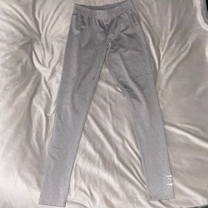 Gym shark leggings